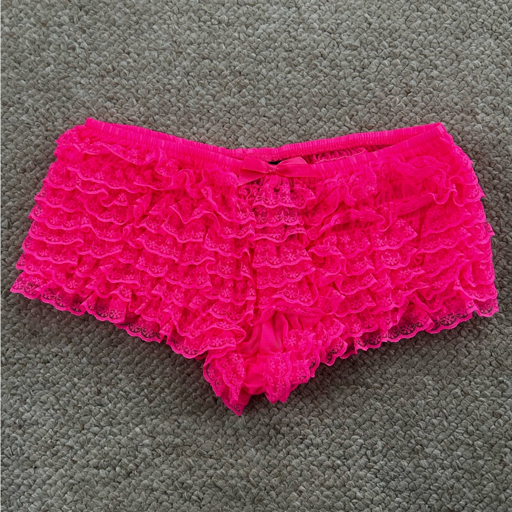 NWOT Ruffle Boyshort Hot Pants